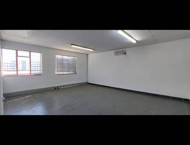 1,083M² WAREHOUSE TO LET IN SAMRAND BUSINESS PARK